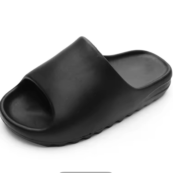 🩴 Black Slides - Picture 4 of 4